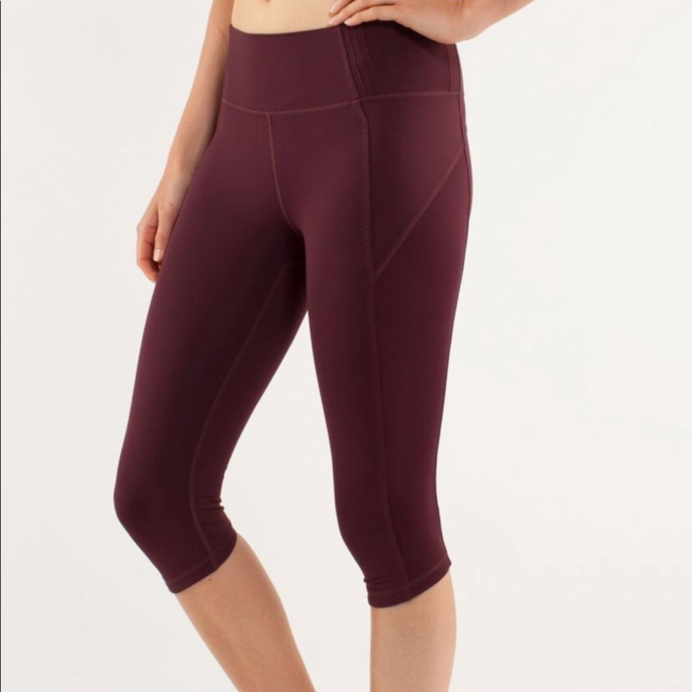 Lululemon Crops Bordeaux Drama Size 4